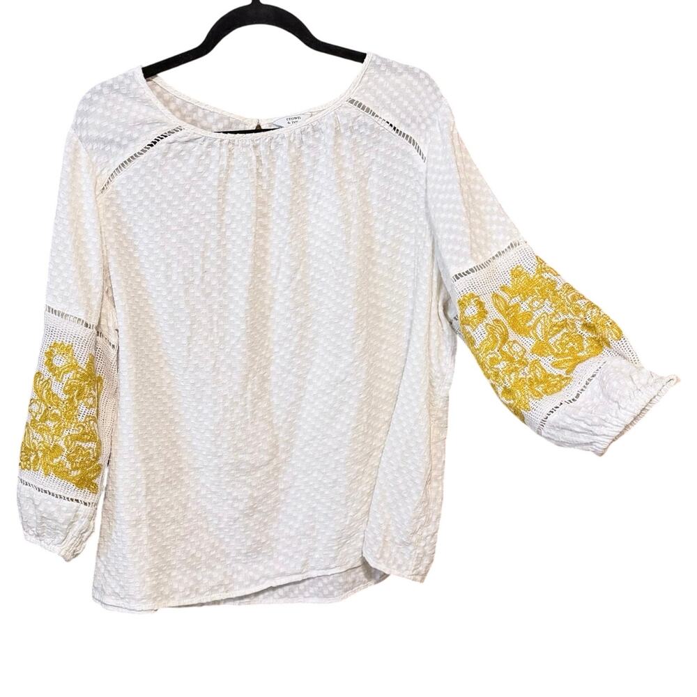 Crown & Ivy boho White Textured Blouse Yellow Embroidered Sleeves plus size 2X